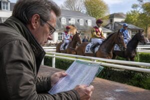 découvrez tout ce qu'il faut savoir avant de parier sur un pari trio en course de chevaux : règles, astuces et conseils pour maximiser vos chances de gains.